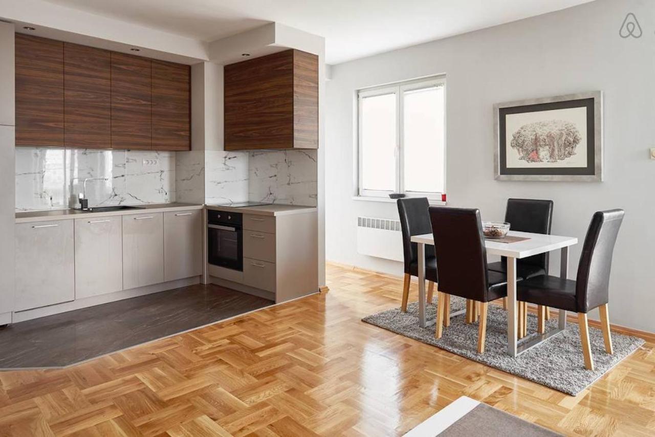 Bright Apartment Near City Center Skopje Eksteriør billede
