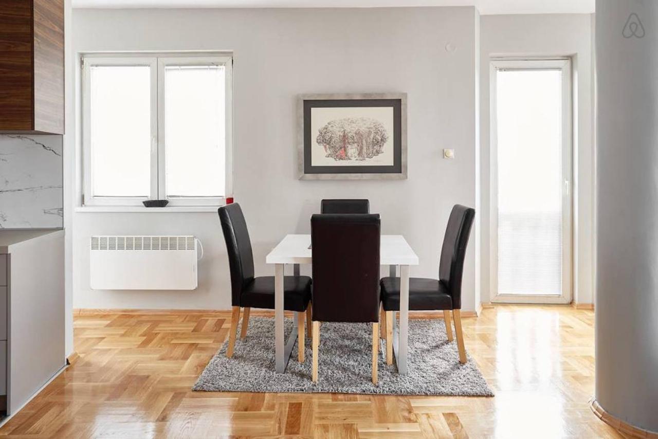 Bright Apartment Near City Center Skopje Eksteriør billede