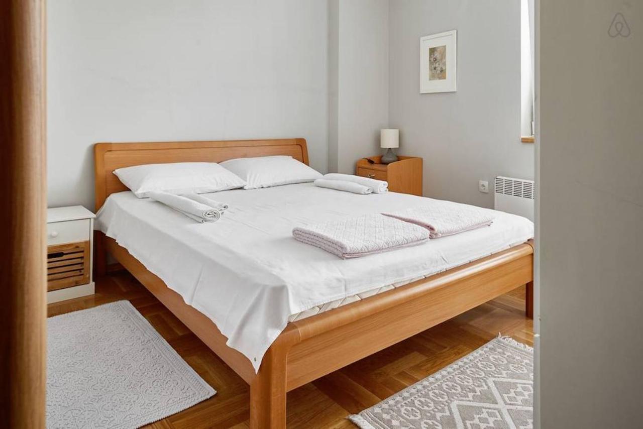 Bright Apartment Near City Center Skopje Eksteriør billede